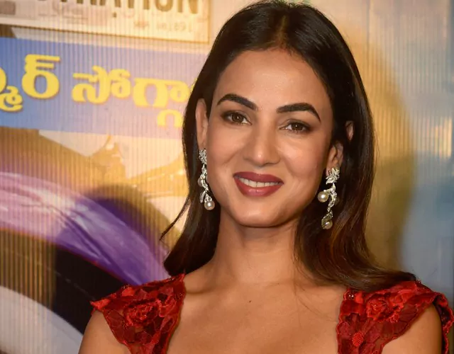 Sonal Chauhan Glam Stills